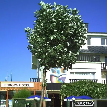 Europa 2*